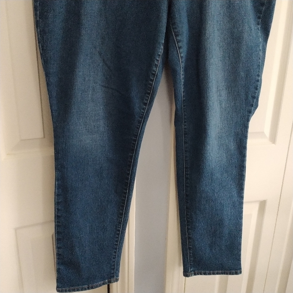 Old Navy Original Mid Rise Dark Wash Straight Jeans 20 - Picture 7 of 9